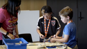 Learning Through Mechanics: Technic Contraptions