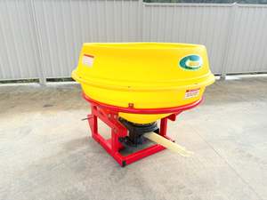 In Stock Now: Pendular Fertiliser Spreader 700L