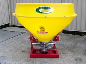 Fertiliser Spreaders: Fertiliser Spreader 530L Remote Control