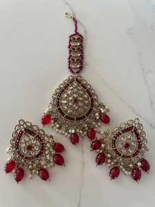 Products: Venya Tikka Set Inayat By AV