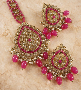 Products: Aarna Tikka Set Inayat By AV