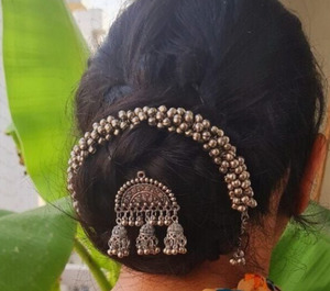 Products: Sukoon Gajra Set Inayat By AV