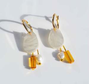 Chloe Earrings - Pearl
