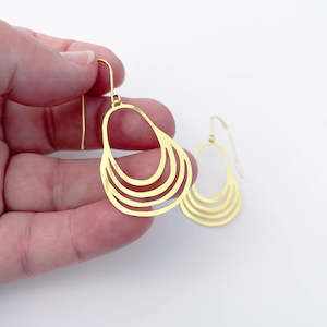 Denz: Mini Swinger Earrings in Gold