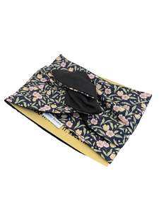 Products: Girlband - Soft Pink Petite Flowers / Black