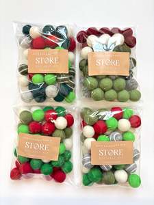 Store17: Christmas DIY Pom-Pom Garland Kit - assorted traditional colours Red/Green/White