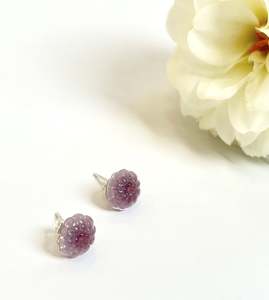 Kids: Glass Kina Studs - Purple