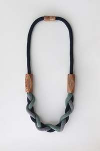 Jewellery: Twisted Rope Necklace - Navy