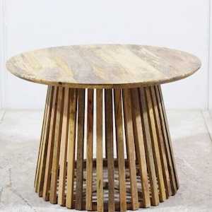 Furniture: Luna Round Table