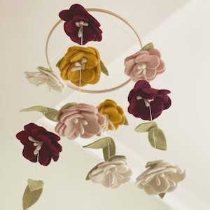 Sheepish Design: Floral Felt Baby Mobile