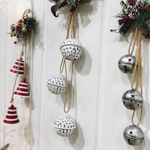 Christmas Misc: Hanging Christmas Bell Trio - White Pinecone