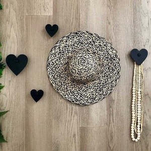 Lisa Sarah Steel Heart Hooks (SALE)