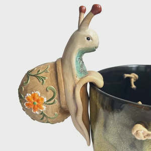 Novelty: Flower Power Hanging Snail