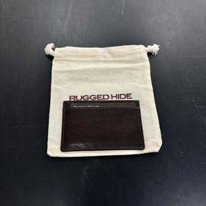 Fathers Day Gift Guide: Uri Leather Wallet