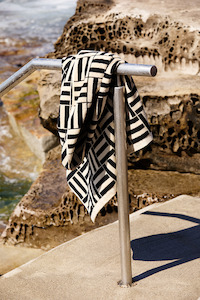 Life: Willis Pool Towel - Sand / Noir