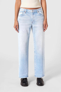 Neuw: Daria Baggy - Jetlag