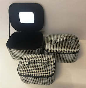 Bags: B & W CHECKED COSMETIC BAG SET 3