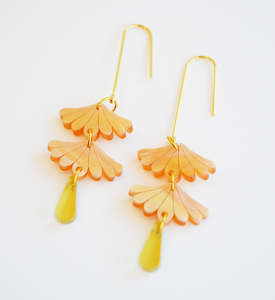 Hagen Co: Tokyo Dangle Earrings - Peach Swirl | Hagen + Co