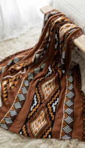Whare Kainga Home Ware: Kōkōwai full throw paraikete