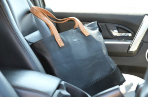 Wirihana: Kauri Tote in Black & Tan