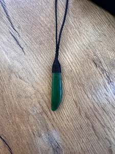 Campbell Carving: bright green roimata 55mm -27