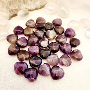 Crystals Fossils: Tiny Amethyst Heart (assorted. 2x2cm)