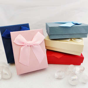 Everything Else: Pastel Tones Gift Box w. Bow (assorted colours. suitable for pendant & ring & earrings)(