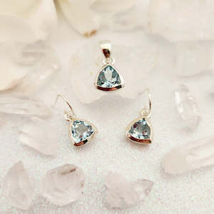Jewellery Other Accessories: Blue Topaz Pendant & Earrings Set (sterling silver)