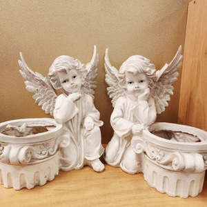 Inspirational Heartfelt Gifts: Cherub Angel Plant Pot Holder (left or right facing. approx. 29x26cm)