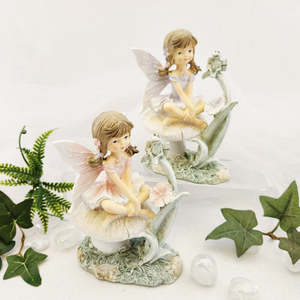 Mystical Magical: Pigtail Fairy w. Frog Fairy (pink or lilac. approx. 14x8cm)