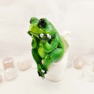 Freddie Frog on the Loo (approx. 11x5cm)