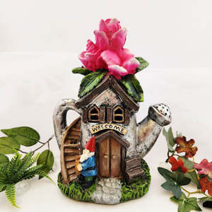 Rodney the Gnome & His Watering Can Cottage (solar light. approx. 23x18cm)