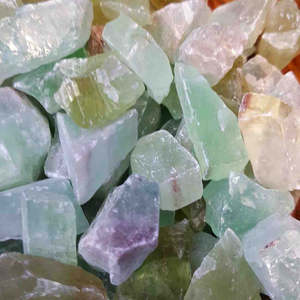 Crystals Fossils: Green Calcite Rough Rock (assorted. approx. 2-4x1.3-3cm)
