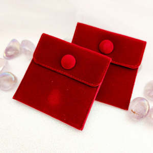 Red Velvet Pouch w. Snap Button (approx. 6.9x7cm)