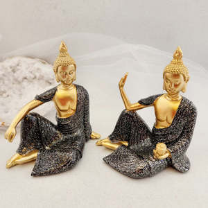 World Spirituality: Sitting Buddha with Robe (assorted. approx. 12cm)