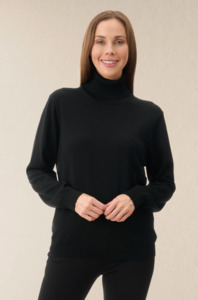 Roll collar black jumper