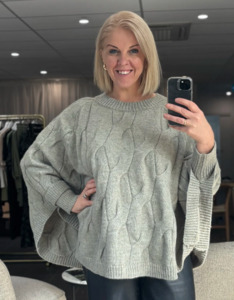 Outerwear: Cable poncho sage