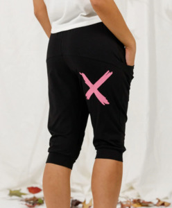 Bottoms: 3/4 Apartment pants Black w candy pink X
