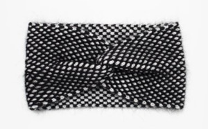 Sunglasses: Zahra Ear warmer black