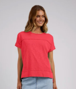 Foxwood: Throw on short sleeve tee red