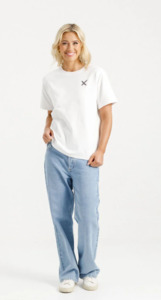 Homelee: Chris tee white w shadow X