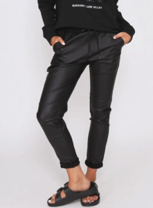 Monaco: Riley wax jogger black