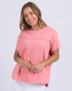 Fashion: Alison tee rose