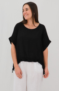 Outerwear: Lilla scrunch hem blouse - black