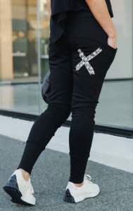 Apartment pants winter - Black w graphite daisy