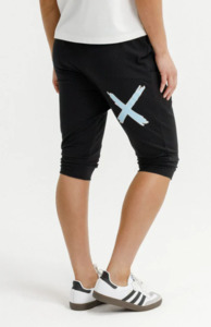 Bottoms: 3/4 Apartment pants Black w sapphire/ivory X