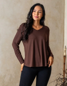 Laney V neck chocolate