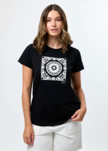 Classic tee black onxy patch