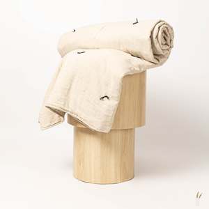 Frontpage: Oatmeal Hand Tucked Linen Quilt