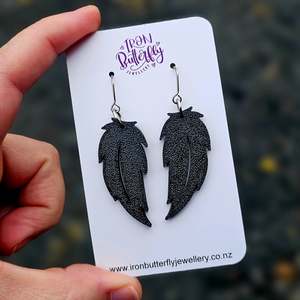 Classic: Feather Earrings - Black